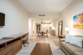 Private Luxury Condos at Costa Hollywood