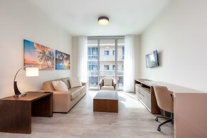 Private Luxury Condos at Costa Hollywood