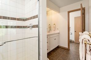 Adams Vacation At Windcliff 2 Bedroom Home by RedAwning