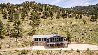 Kintzle Family Vacation At Windcliff 4 Bedroom Home by RedAwning