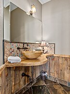 Garlands' Alpine Lodge Luxury Vacation At Windcliff 3 Bedroom Home by 