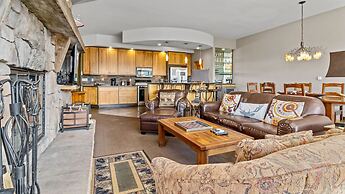 Garlands' Alpine Lodge Luxury Vacation At Windcliff 3 Bedroom Home by 