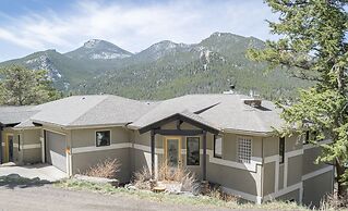 Garlands' Alpine Lodge Luxury Vacation At Windcliff 3 Bedroom Home by 