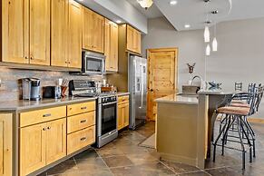 Garlands' Alpine Lodge Luxury Vacation At Windcliff 3 Bedroom Home by 