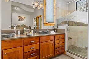 Garlands' Alpine Lodge Luxury Vacation At Windcliff 3 Bedroom Home by 