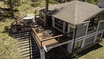 Tranquil Luxury Vacation At Windcliff 3 Bedroom Home by RedAwning