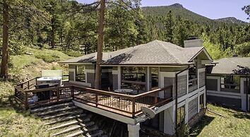 Tranquil Luxury Vacation At Windcliff 3 Bedroom Home by RedAwning