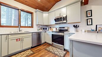 Winterset 12 Centrally Located, Cozy, Washer Dryer by RedAwning