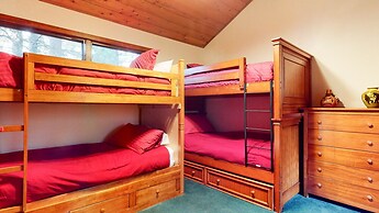 Winterset 12 Centrally Located, Cozy, Washer Dryer by RedAwning