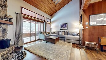 Winterset 12 Centrally Located, Cozy, Washer Dryer by RedAwning