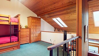 Winterset 12 Centrally Located, Cozy, Washer Dryer by RedAwning