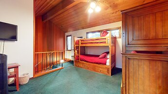 Winterset 12 Centrally Located, Cozy, Washer Dryer by RedAwning