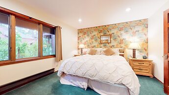 Winterset 12 Centrally Located, Cozy, Washer Dryer by RedAwning