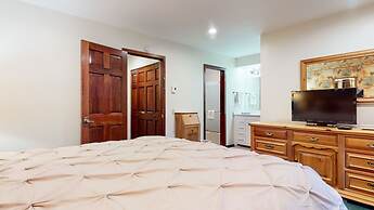 Winterset 12 Centrally Located, Cozy, Washer Dryer by RedAwning