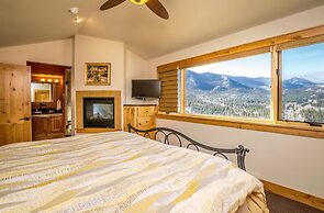 Mapes Luxury Vacation At Windcliff 5 Bedroom Home by RedAwning