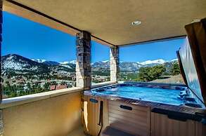 Mapes Luxury Vacation At Windcliff 5 Bedroom Home by RedAwning