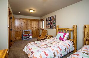 Mapes Luxury Vacation At Windcliff 5 Bedroom Home by RedAwning