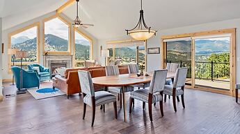 Mapes Luxury Vacation At Windcliff 5 Bedroom Home by RedAwning