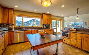 Mapes Luxury Vacation At Windcliff 5 Bedroom Home by RedAwning