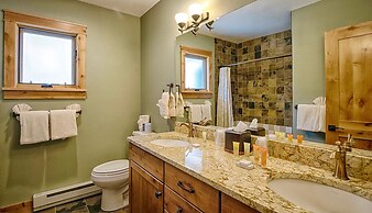 Mapes Luxury Vacation At Windcliff 5 Bedroom Home by RedAwning