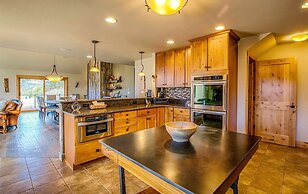 Mapes Luxury Vacation At Windcliff 5 Bedroom Home by RedAwning