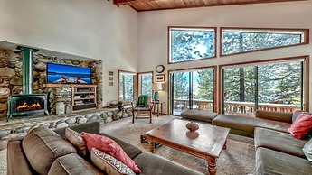 Your Roomy Northstar Retreat Awaits by RedAwning Save 10% on 3 Nights,