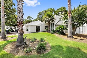 418 Linkside Drive 4 Bedroom Home by RedAwning