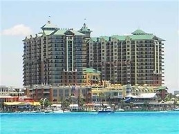 418 Linkside Drive 4 Bedroom Home by RedAwning