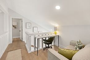 418 Linkside Drive 4 Bedroom Home by RedAwning