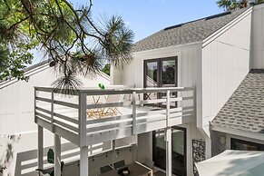 418 Linkside Drive 4 Bedroom Home by RedAwning