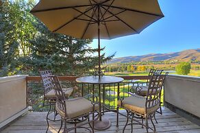 2br In The Seasons At Arrowhead-vaulted Ceilings 2 Bedroom Condo by Re