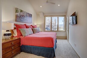 2br In The Seasons At Arrowhead-vaulted Ceilings 2 Bedroom Condo by Re