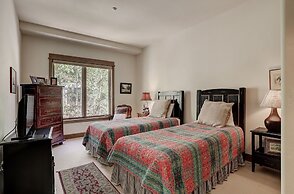 Elegant Updated 3 Bedroom Condo At One Arrowhead Place Condo by RedAwn