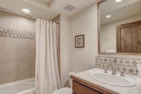 Elegant Updated 3 Bedroom Condo At One Arrowhead Place Condo by RedAwn