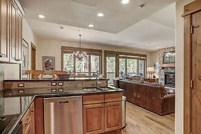 Elegant Updated 3 Bedroom Condo At One Arrowhead Place Condo by RedAwn