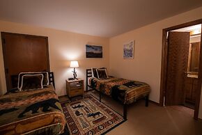 View Of Red Mountain From 2 Br  2 Bedroom Condo - No Cleaning Fee! by 