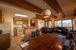 View Of Red Mountain From 2 Br  2 Bedroom Condo - No Cleaning Fee! by 