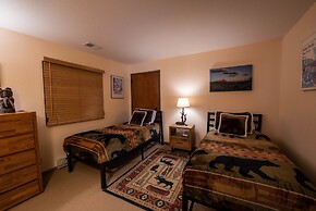 View Of Red Mountain From 2 Br  2 Bedroom Condo - No Cleaning Fee! by 