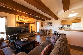 View Of Red Mountain From 2 Br  2 Bedroom Condo - No Cleaning Fee! by 