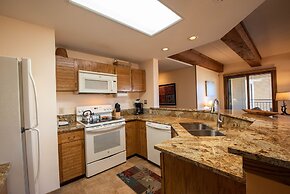 View Of Red Mountain From 2 Br  2 Bedroom Condo - No Cleaning Fee! by 