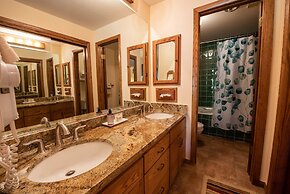 View Of Red Mountain From 2 Br  2 Bedroom Condo - No Cleaning Fee! by 