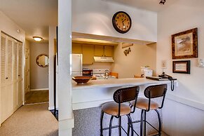 1 Br + Loft With Deck - Sleeps 6 People 1 Bedroom Condo - No Cleaning 