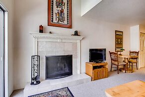 1 Br + Loft With Deck - Sleeps 6 People 1 Bedroom Condo - No Cleaning 