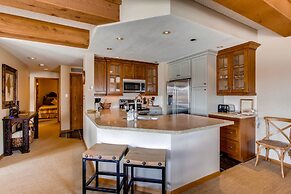 2br/2ba  With Spectacular Mountain Views 2 Bedroom Condo - No Cleaning