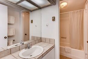 Amazing 2 Br With Balcony And Views 2 Bedroom Condo - No Cleaning Fee!