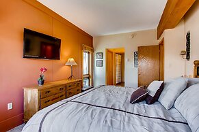 Unique & Modern 3 Br/2ba - Ski-in/ski-out 3 Bedroom Condo - No Cleanin