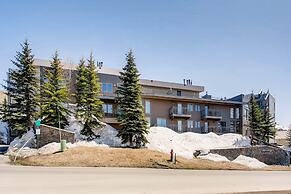 Unique & Modern 3 Br/2ba - Ski-in/ski-out 3 Bedroom Condo - No Cleanin