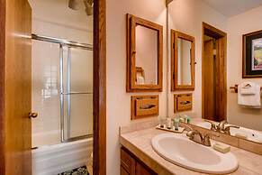 Rustic 3 Br Minium 3 Bedroom Condo - No Cleaning Fee! by RedAwning