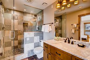 Rustic 3 Br Minium 3 Bedroom Condo - No Cleaning Fee! by RedAwning