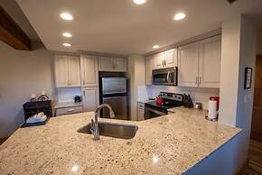 Mountain-contemporary 2 Br  2 Bedroom Condo - No Cleaning Fee! by RedA